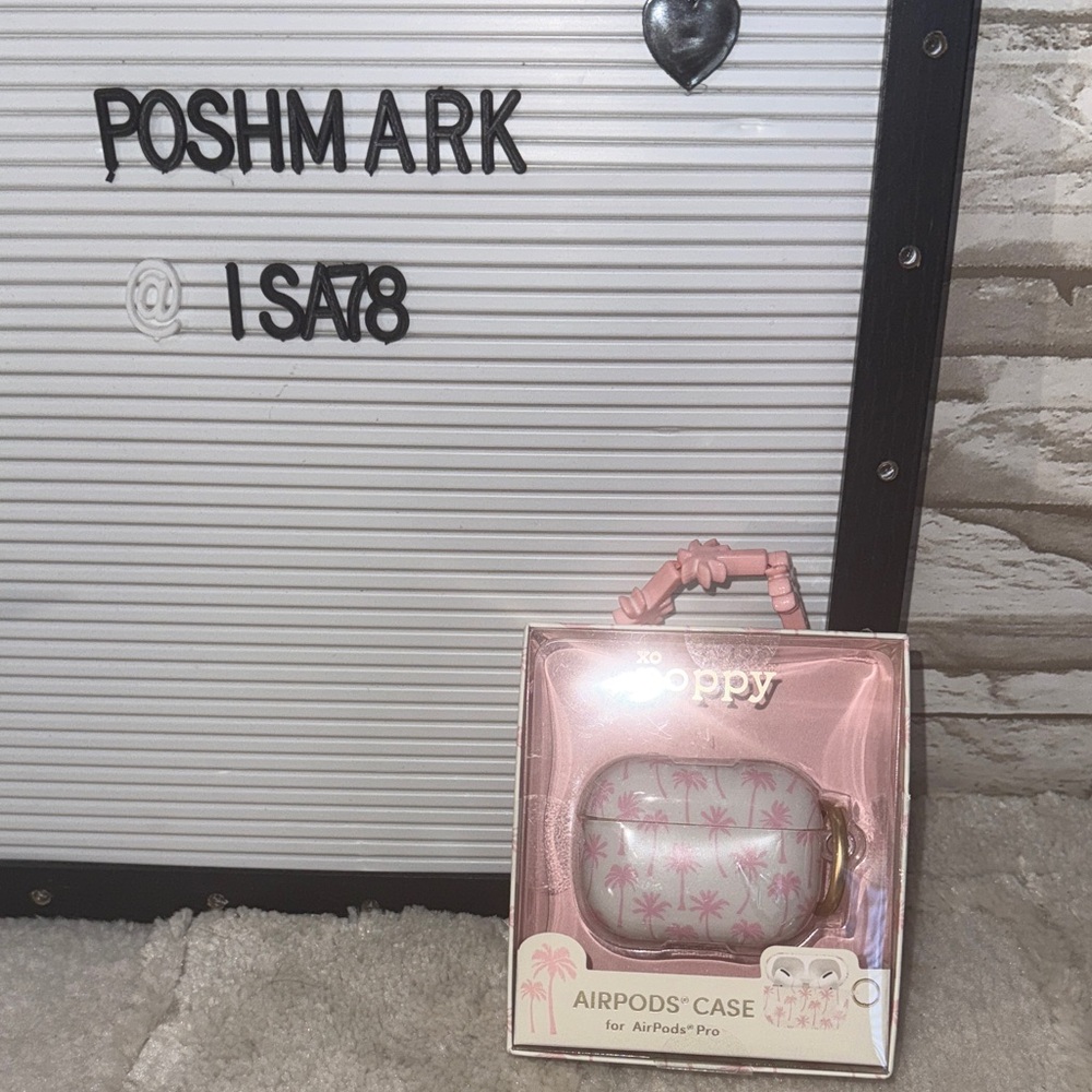 XO POPPY Pink Palm Tree AirPods Pro Case